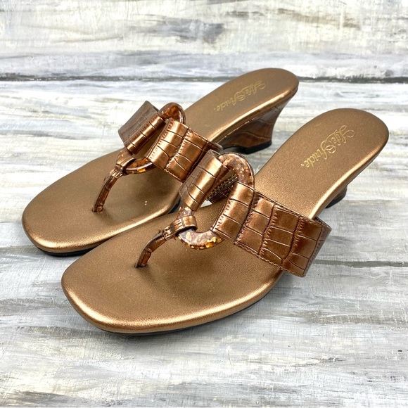 Life Stride “Fabulous” Bronze Wedge Thong Sandal Low Wedge Heel Comfort Croc 7M - Picture 5 of 16